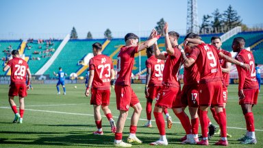 Две дузпи донесоха трети пореден успех на ЦСКА в първенството