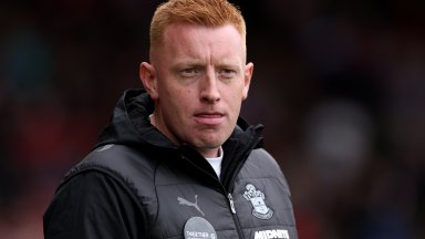 Чудат образ се сблъска с английската реалност, уволниха го след 16 мача