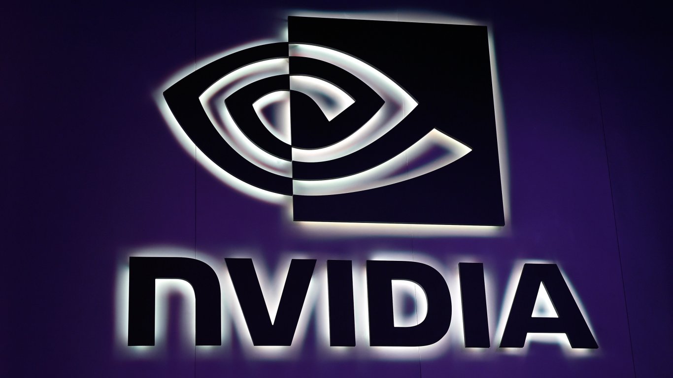 Nvidia иска да стане "незаменима" при автономните коли и хуманоидните роботи