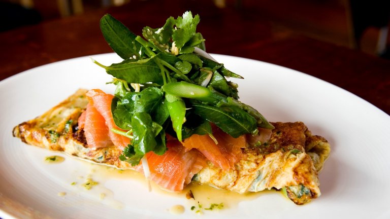 Набързо: Омлет със сьомга и водка