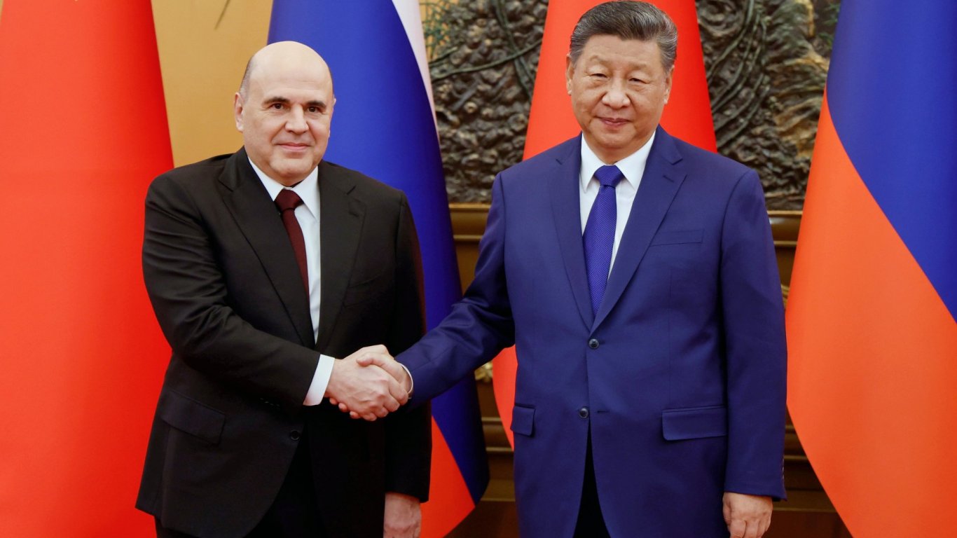 След среща Си-Мишустин: Китай иска да увеличи взаимните инвестиции с Русия  | dnes.dir.bg