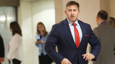 Румен Спецов е вписан като особен управител на "Лукойл"