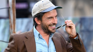 Джонатан Бейли бе обявен за най-сексапилният мъж на света за 2025 г.