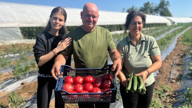 Земята, която връща хората у дома: Историята на семейство зеленчукопроизводители от Крумовград