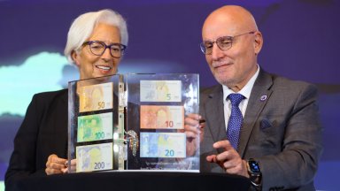 Кристин Лагард и Димитър Радев символично подписаха заедно евробанкноти