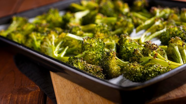 Броколи на фурна с млечен сос