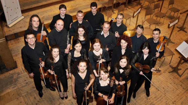 Дарин Ламбрев, Филип Ангелов и пианистката Лаура Мота Пело от Испания дебютират с Оркестър Cantus Firmus