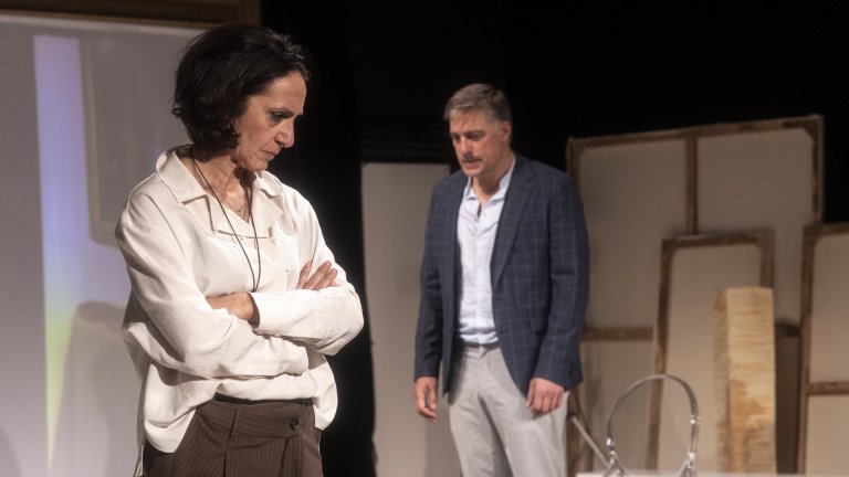 Тази вечер е премиерата на "Деветдесет" на режисьора Ивайло Христов в Младежкия театър 