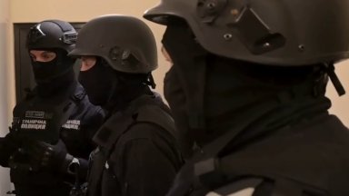 Разбиха престъпна група за превоз на мигранти до сръбската граница (видео)