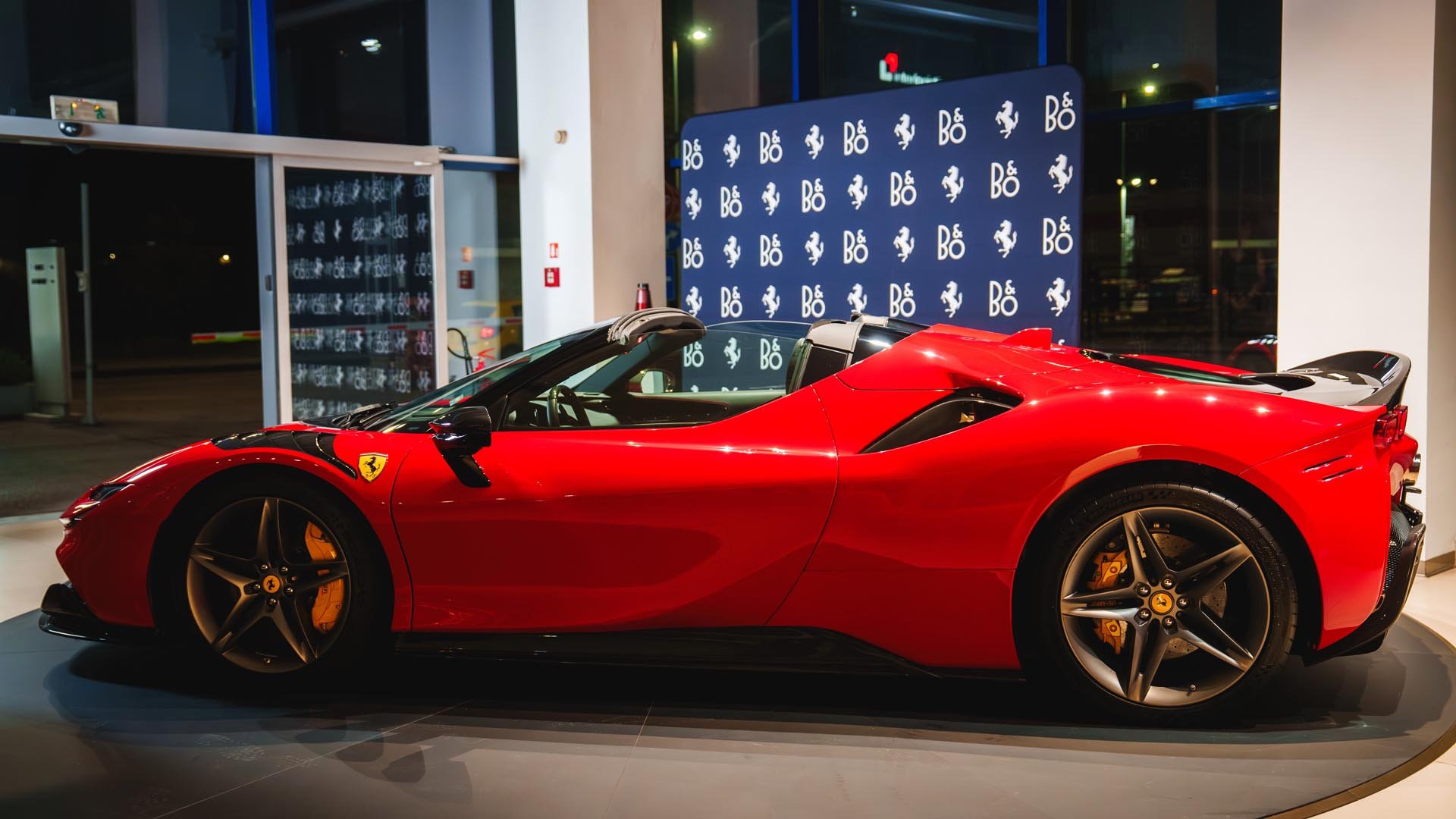 Ferrari SF 90 Spider