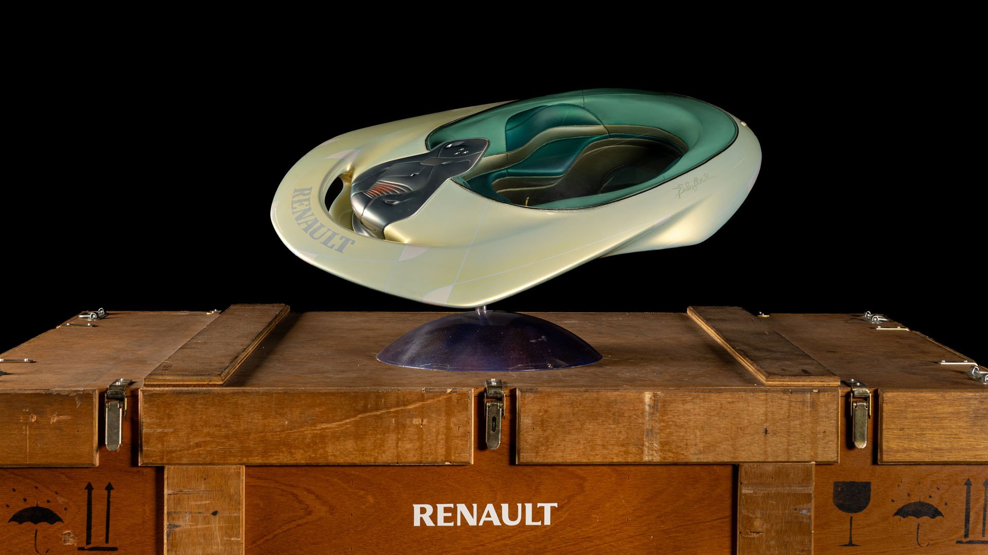 Летящата чиния Reinastella