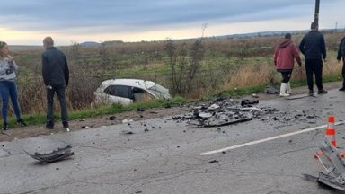 Катастрофа с три коли взе жертва край Сливен (видео)