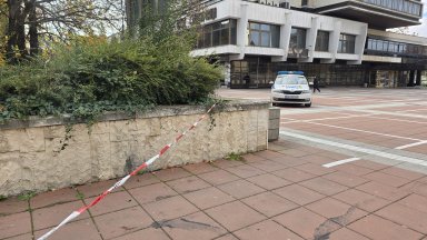 Повдигнаха обвинение на нападателя, намушкал множество пъти жена в Благоевград