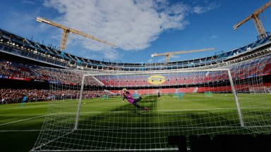 След 894 дни: Барса се завърна на "Камп Ноу", макар и за тренировка