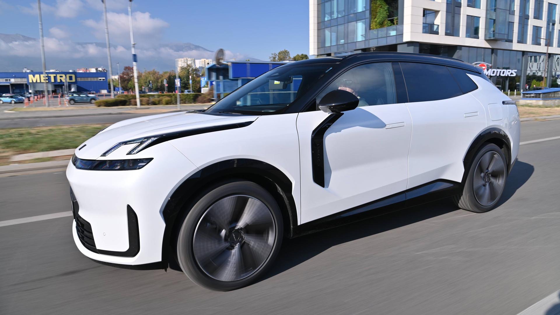 Lynk & Co 08