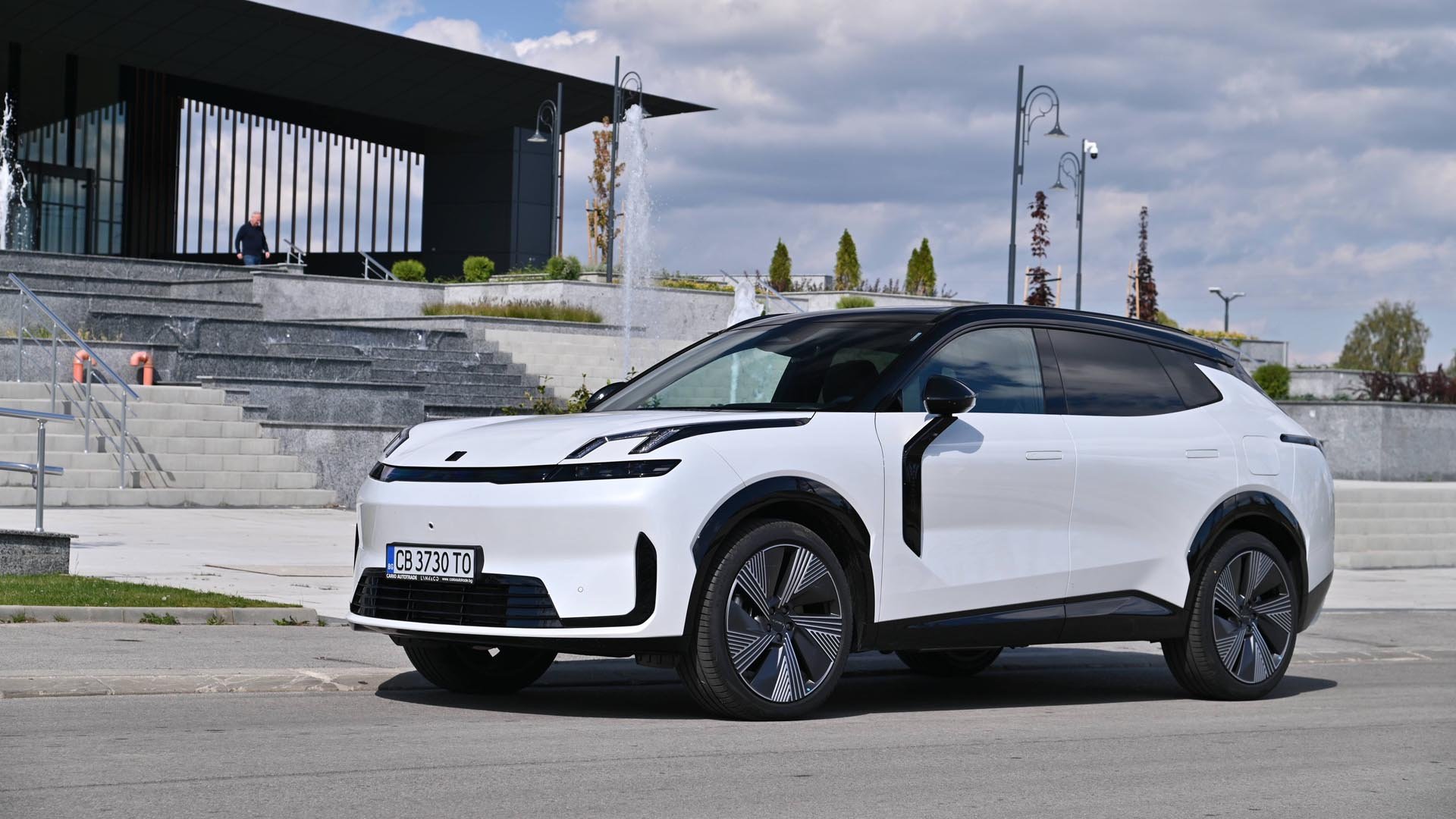Lynk & Co 08