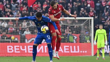 Вечното дерби на живо: "Левски" - ЦСКА 0:0, масово меле, но без изгонени