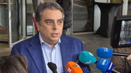 Асен Василев се противопостави на идеята БЕХ да придобие "Лукойл" 