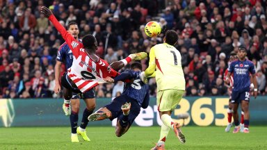 "Черните котки" минаха път на Арсенал