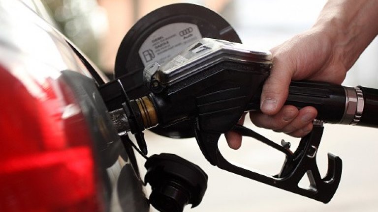 Дания призова гражданите си да слязат от колите заради поскъпването на горивата