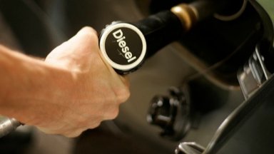 Дизелът поскъпна с 12 стотинки на литър за месец   