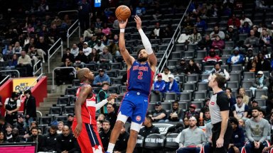 Луд мач: Ас на Детройт превърна баскетболното игрище в стрелбище