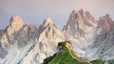 Високо изкуство: Музеят, до който се стига след осемчасов поход (снимки/видео)