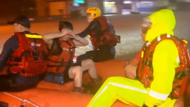 Потоп и силни ветрове в Тайван, близо 100 души са пострадали при наводненията (видео)