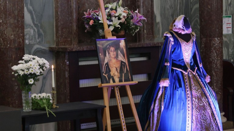 Десетки граждани изпратиха оперната прима Стефка Евстатиева