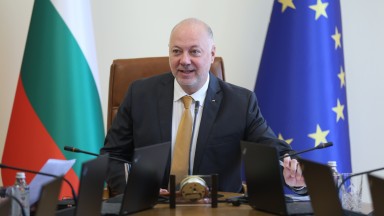 Желязков свиква извънреден Съвет по сигурността за "Лукойл Нефтохим"
