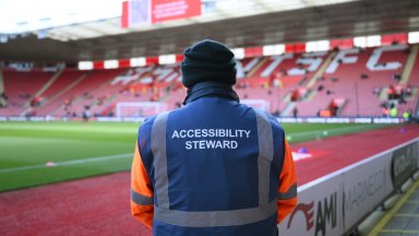 Хитруване на дребно. Фенове влязоха на мач с измама и бяха наказани за 3 години