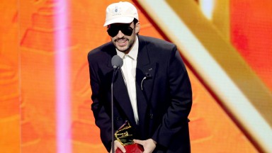 Бед Бъни триумфира на "Грами" за латино музика с приза за албум на годината