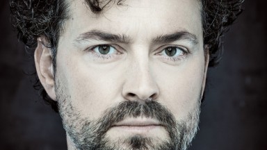 Ноември ни поднася истории на уязвимост от популярни български мъже в изложбата "Чуй гласа ми"