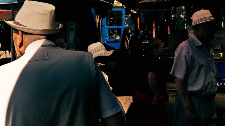 Константин Вълков запечатва чара на софийските пазари в кадри