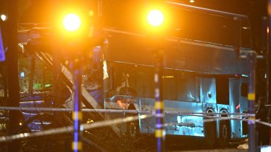 Автобус се вряза в спирка в центъра на Стокхолм