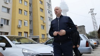 България ще поиска нова дерогация за "Лукойл" през април