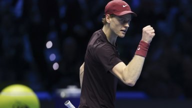 Синер срази Демона за 13-и пореден път и ще брани титлата във финала