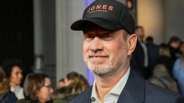 Той монетизира Апокалипсиса, обруга Шекспир и се омъжи