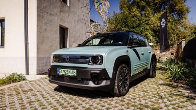 Легендарното Renault 4 се прероди в електрически кросоувър (снимки)