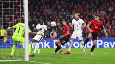 Англия и Франция завършиха със стил квалификациите, Украйна отива на бараж