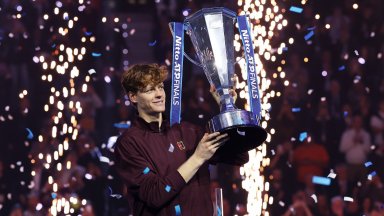 Синер надви Алкарас в новата тенис класика и седна на шампионския трон