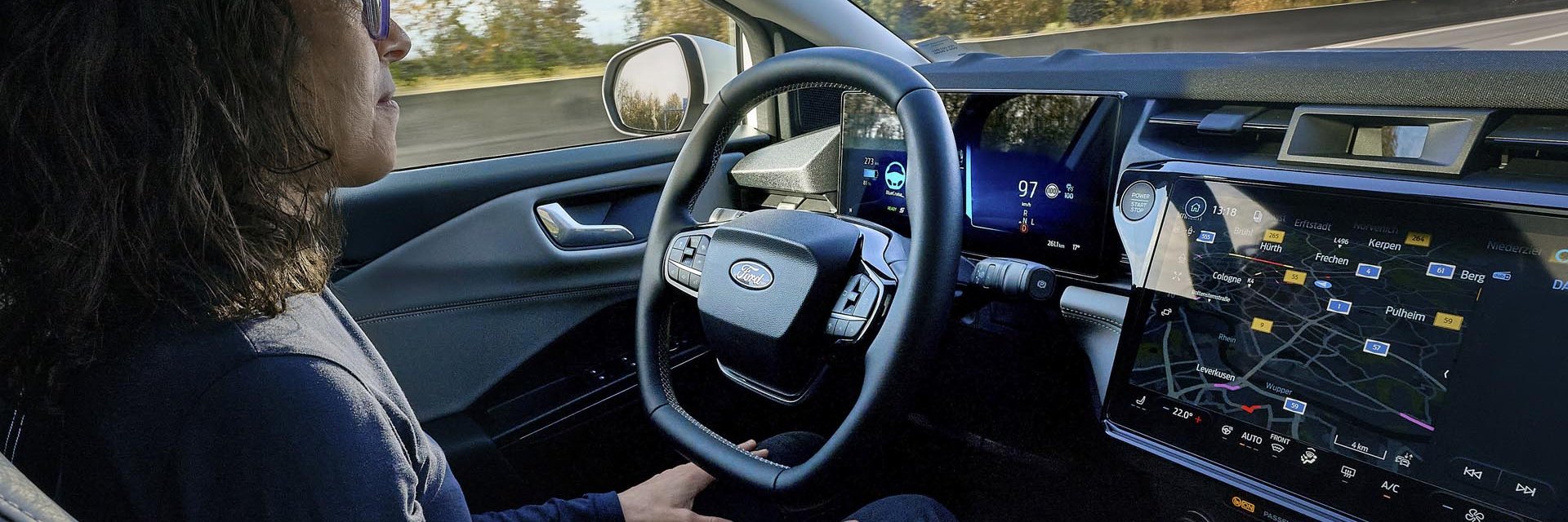 Ford търси хора, които шофират без ръце по магистралата