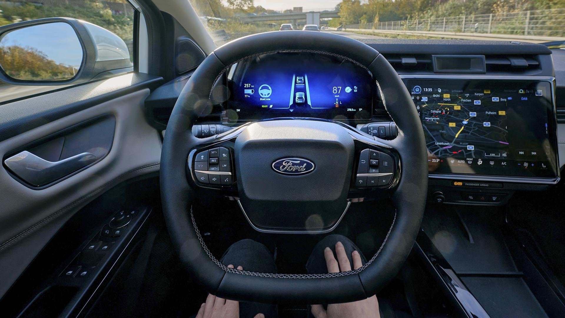 Системата BlueCruise позволява на водачите на Ford Puma, Puma Gen-E, Kuga и Ranger PHEV да шофират без ръце