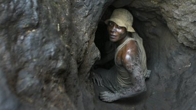 Над 130 души загинаха при два инцидента в мини в ДР Конго