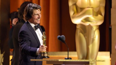 Том Круз отпразнува първия си почетен "Оскар"