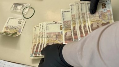 Над 110 000 лв. намериха в дома на арестуван за корупция митничар