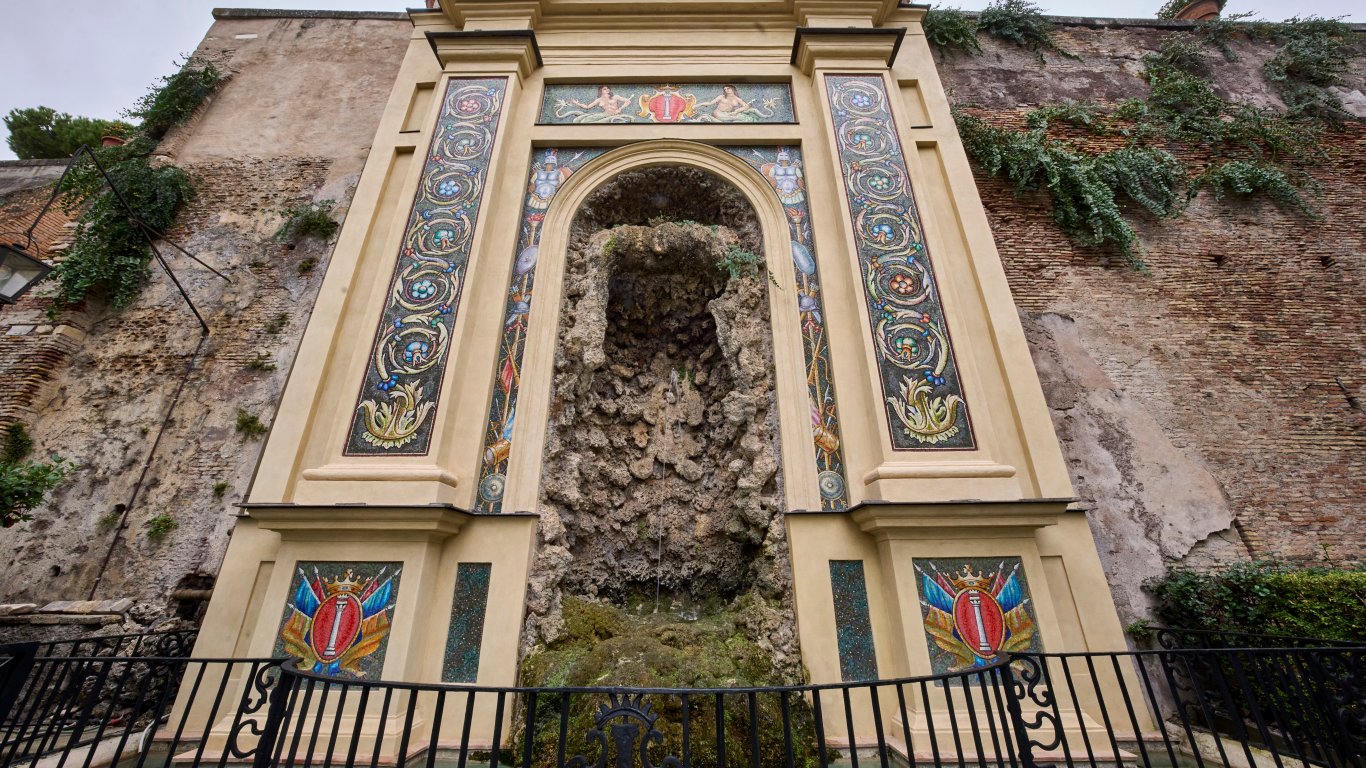 Дворецът "Колона“ – най-дискретната туристическа атракция в Рим (снимки)