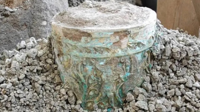 Древноегипетски керамичен съд на 2000 години бе открит в Древен Помпей