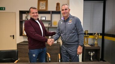 "Ботев" официално представи Херо като новия си треньор