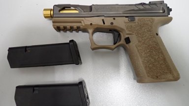 Спипаха въоръжен чужденец на ГКПП "Капитан Андреево", укрит в тайник на автобус (снимки)